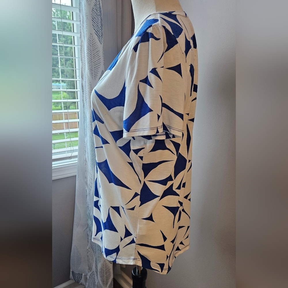 Liz Claiborne Womens Split Crew Neck Short Sleeve T-Shirt Bold Blue/White Size M - Picture 2 of 5